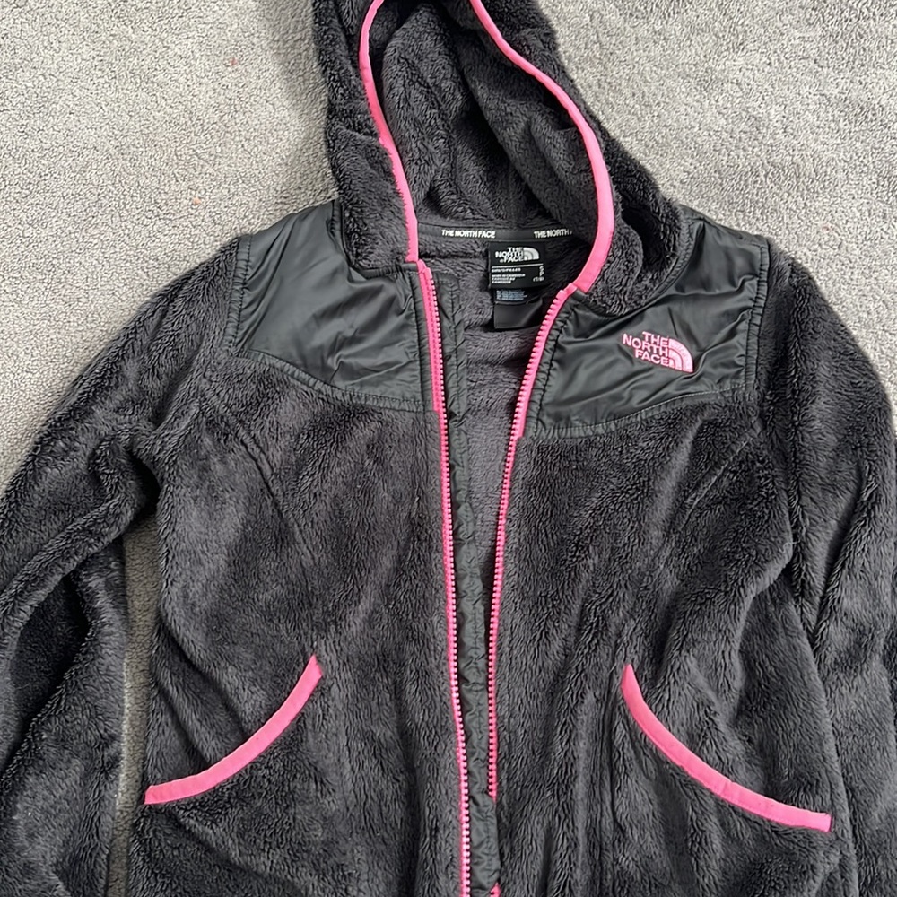 The North Face Girls fleece/fuzzy Jacket - Black and Pink - Picture 3 of 4
